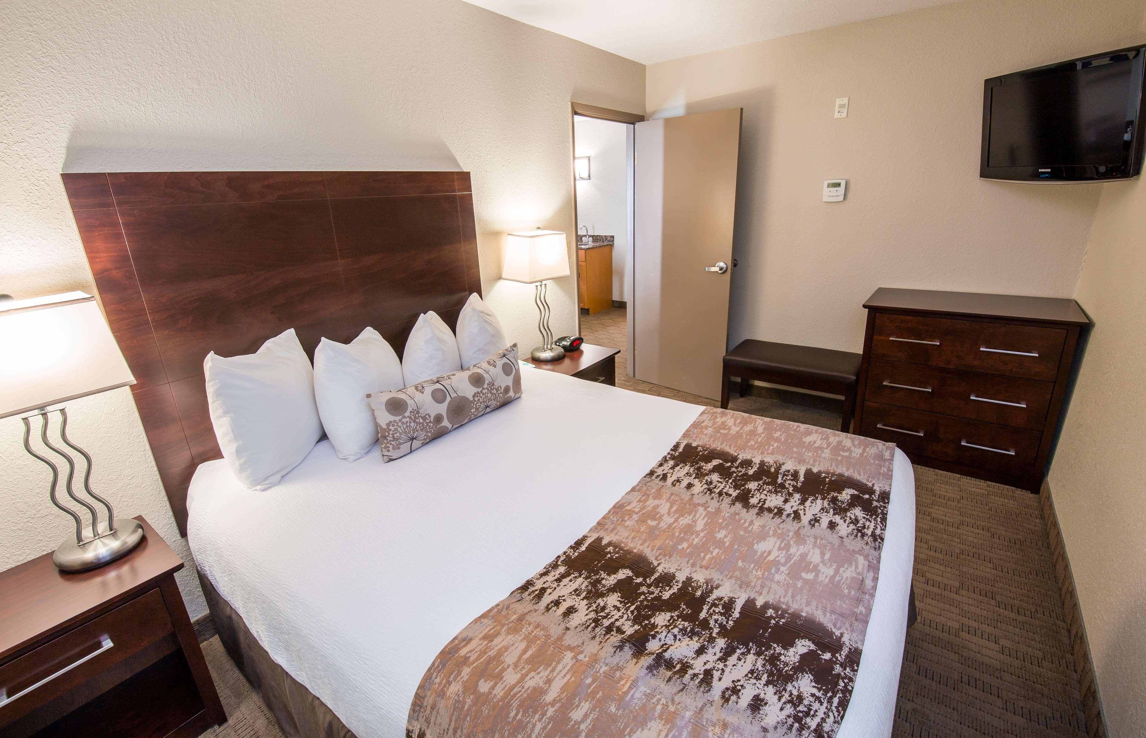 Best Western Plus Pembina Inn & Suites Winnipeg Exterior foto
