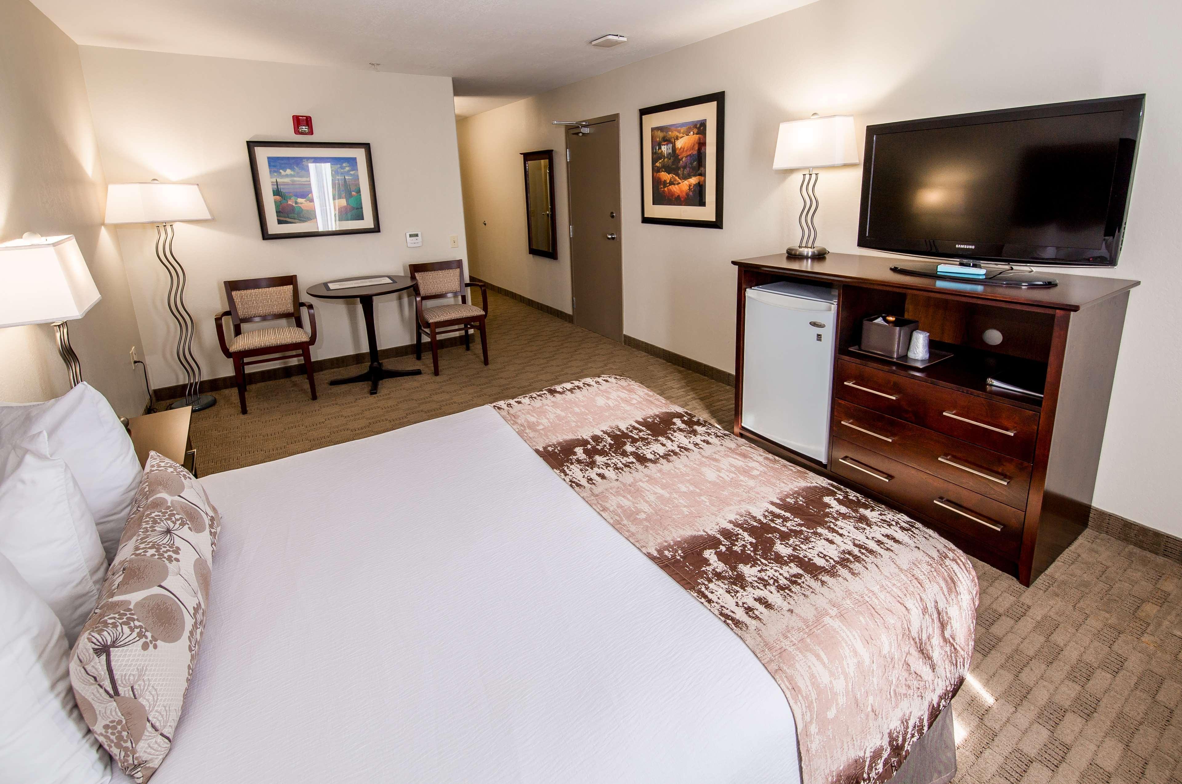 Best Western Plus Pembina Inn & Suites Winnipeg Exterior foto