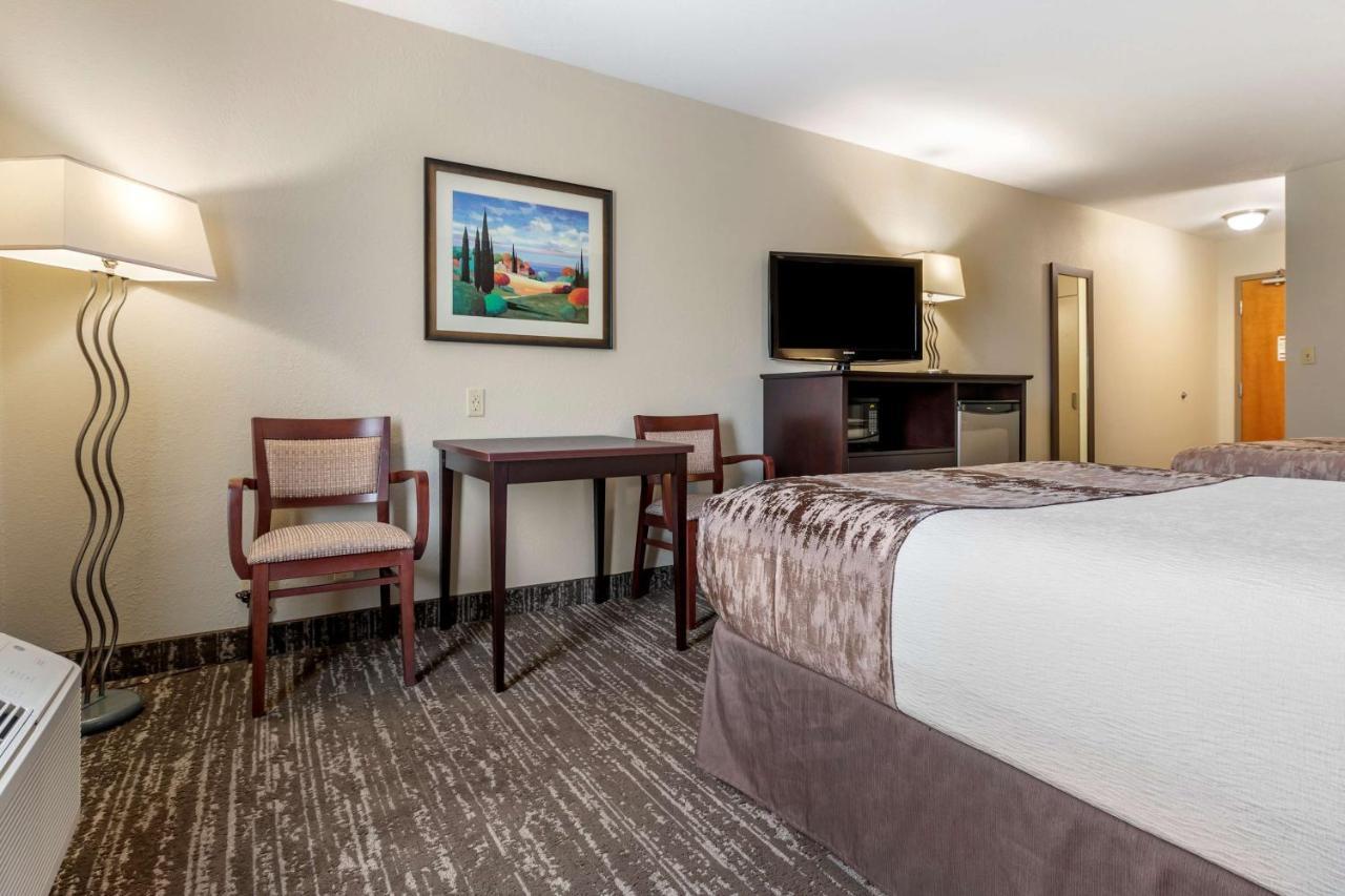 Best Western Plus Pembina Inn & Suites Winnipeg Exterior foto