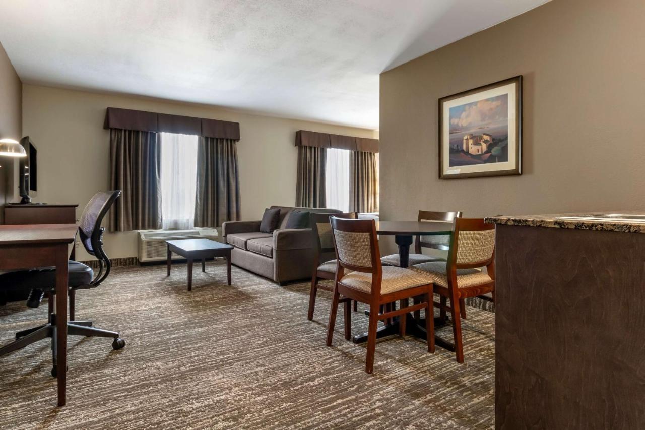 Best Western Plus Pembina Inn & Suites Winnipeg Exterior foto