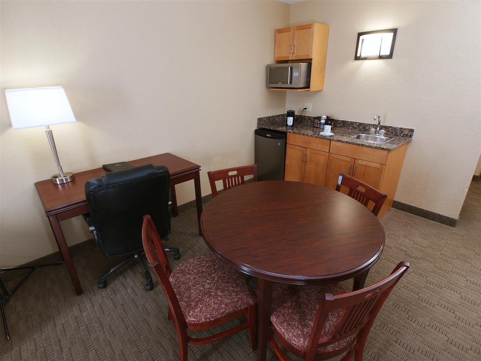 Best Western Plus Pembina Inn & Suites Winnipeg Exterior foto